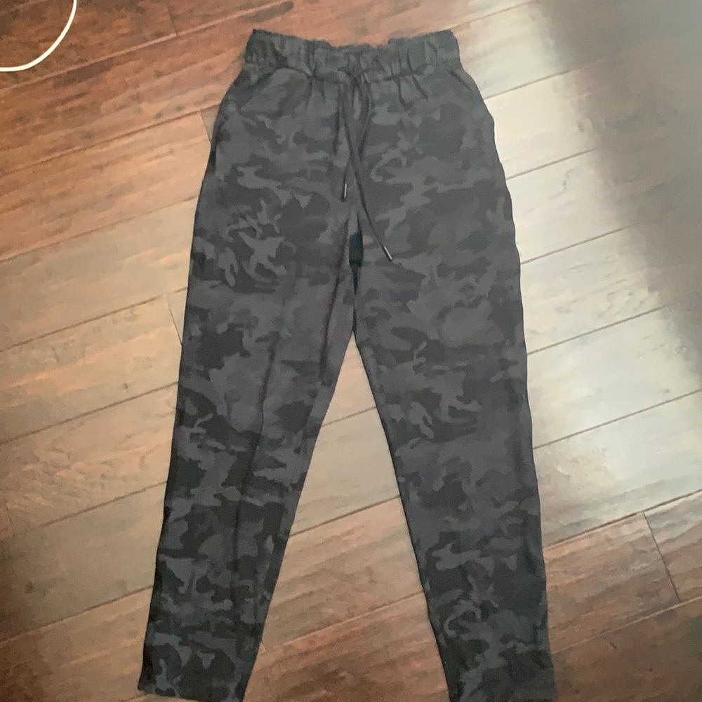 Lululemon keep moving high rise pant